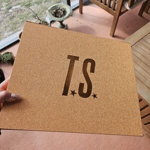 Taylor Swift The Life Of A Showgirl Box And CD